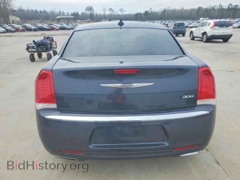 2016 Chrysler 300 (VIN 2C3CCAAG5GH123728) — photo 6 of 13