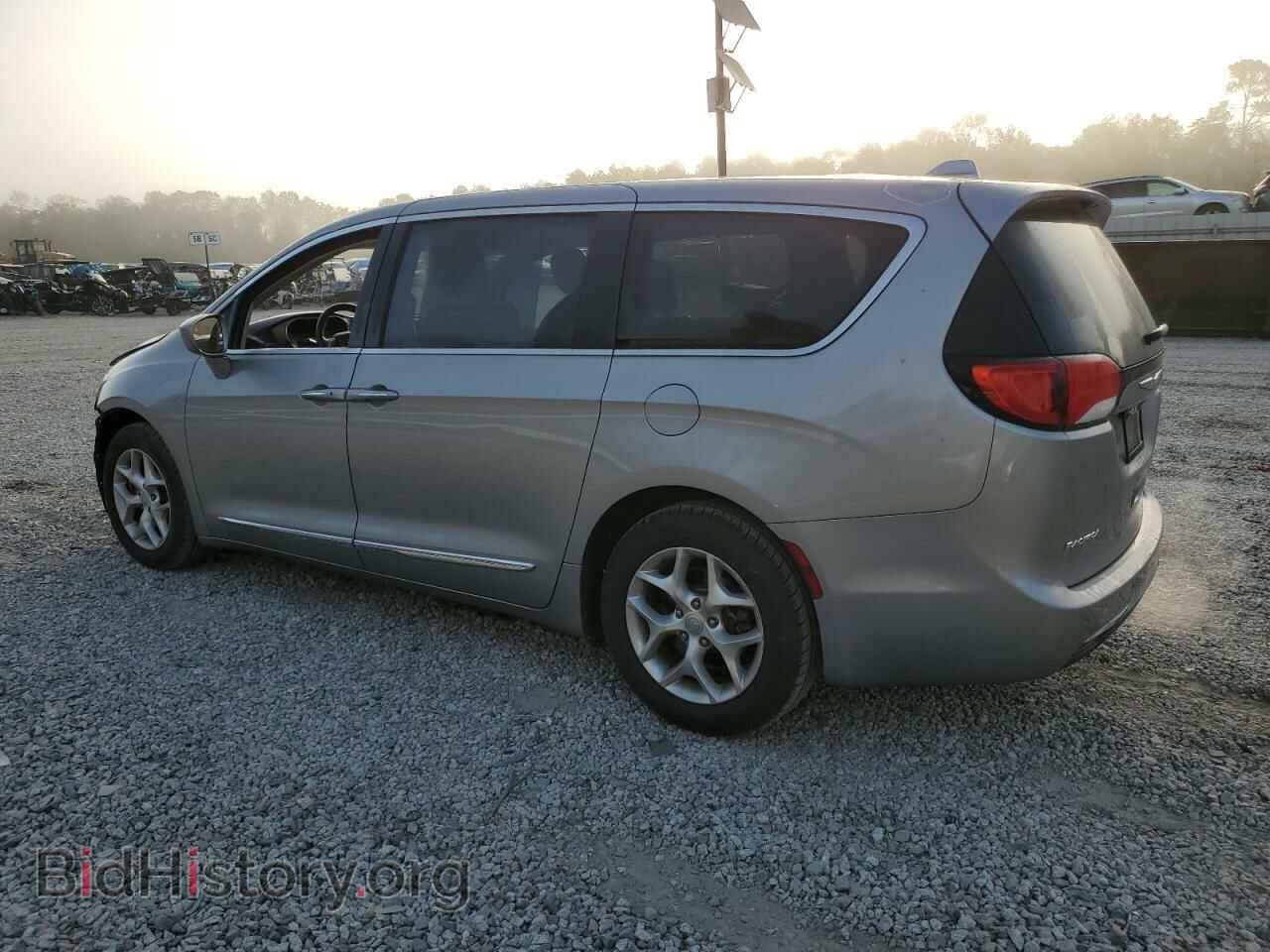 2017 CHRYSLER PACIFICA - VIN: 2C4RC1BGXHR603201 - Photo 2