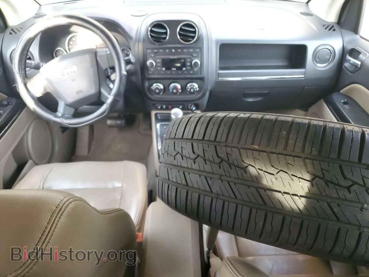 2010 JEEP COMPASS - VIN: 1J4NF5FB9AD522771 - Photo 8