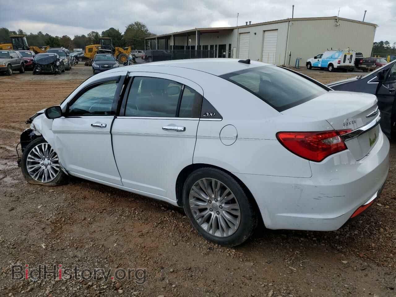2012 CHRYSLER 200 - VIN: 1C3CCBCB2CN123906 - Photo 2