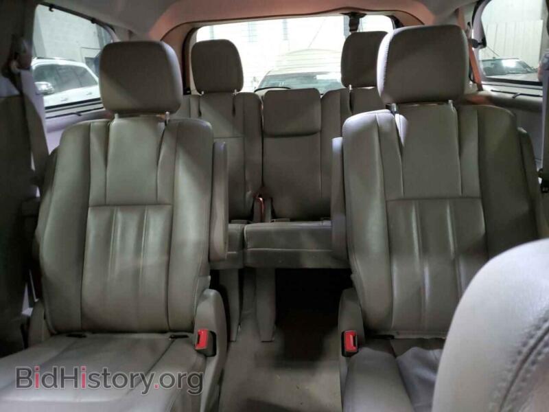 2016 Chrysler MINIVAN (VIN 2C4RC1BG6GR119329) — photo 10 of 13