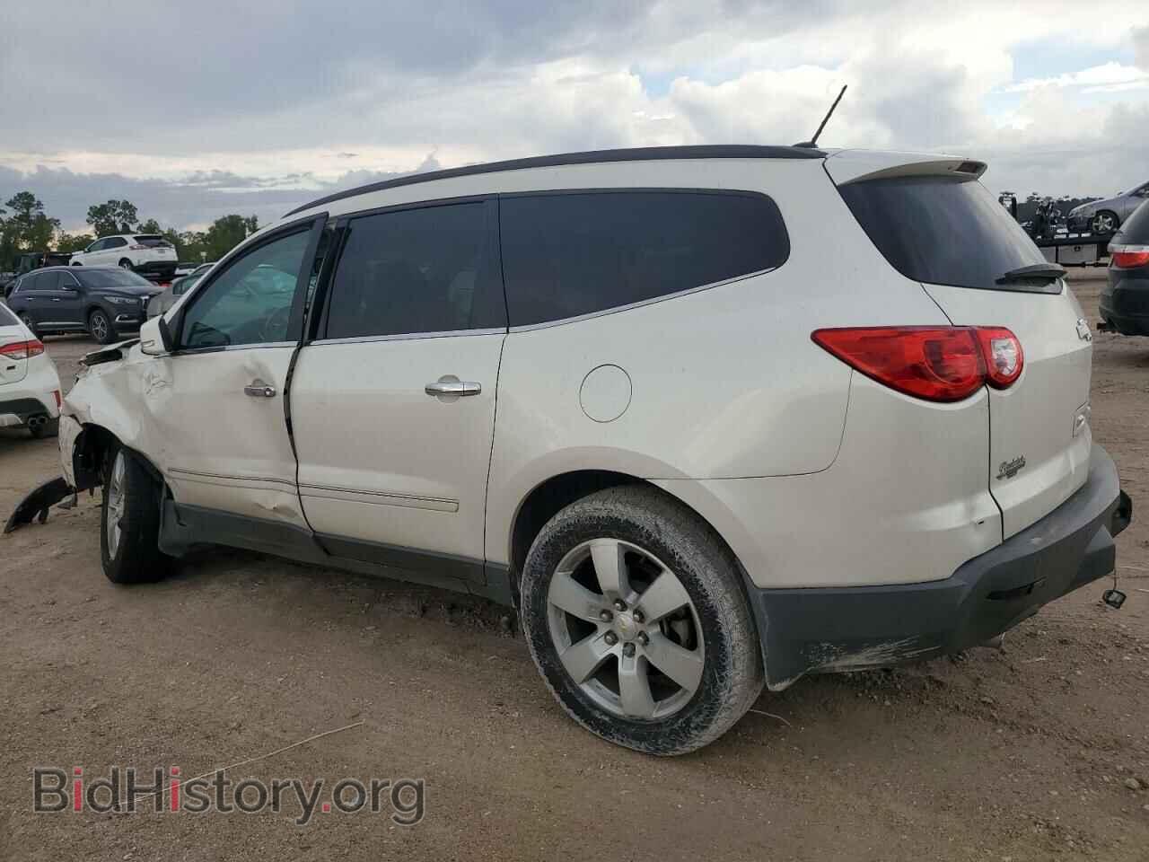 2012 CHEVROLET TRAVERSE - VIN: 1GNKRLED7CJ362019 - Photo 2
