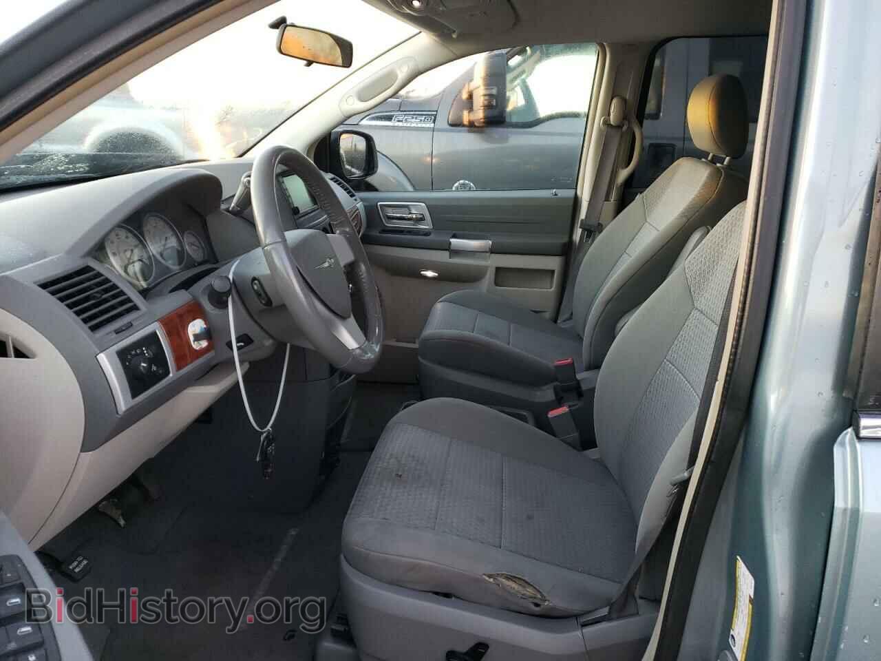 2008 CHRYSLER MINIVAN - VIN: 2A8HR54P28R819776 - Фото 7