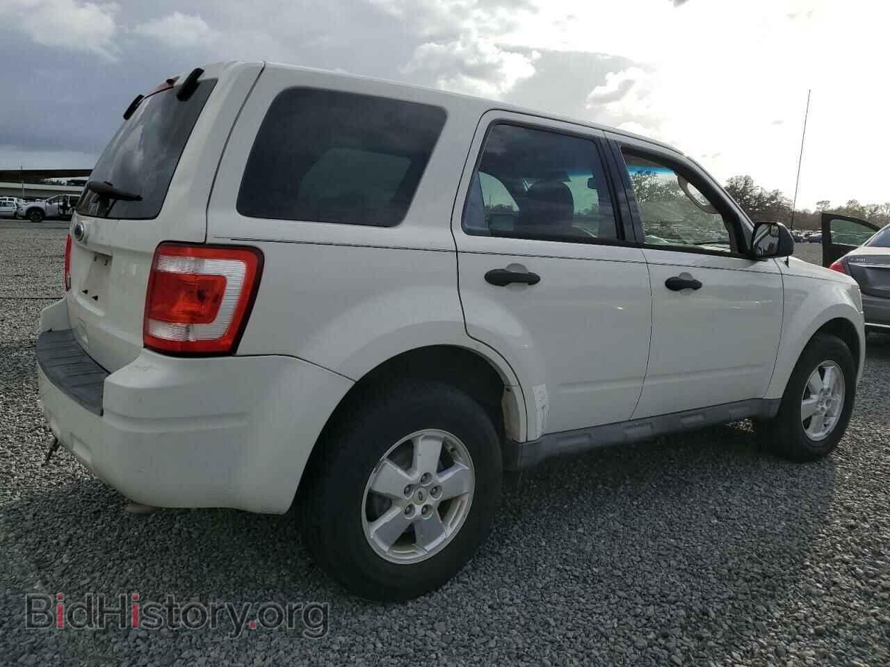 2010 FORD ESCAPE - VIN: 1FMCU0C77AKC27892 - Фото 3