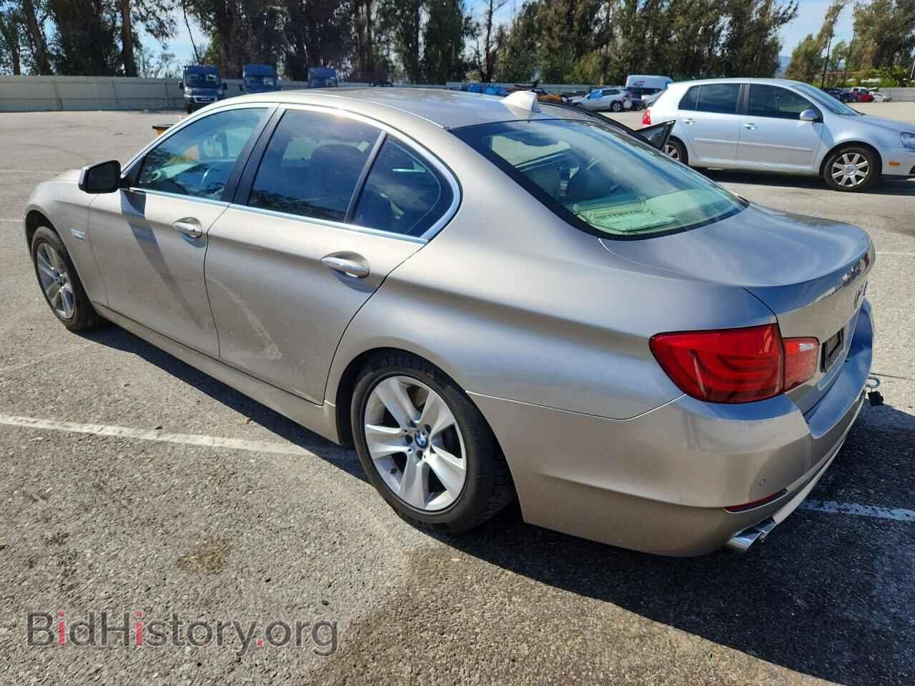 2011 BMW 528 - VIN: WBAFR1C53BC750147 - Фото 2