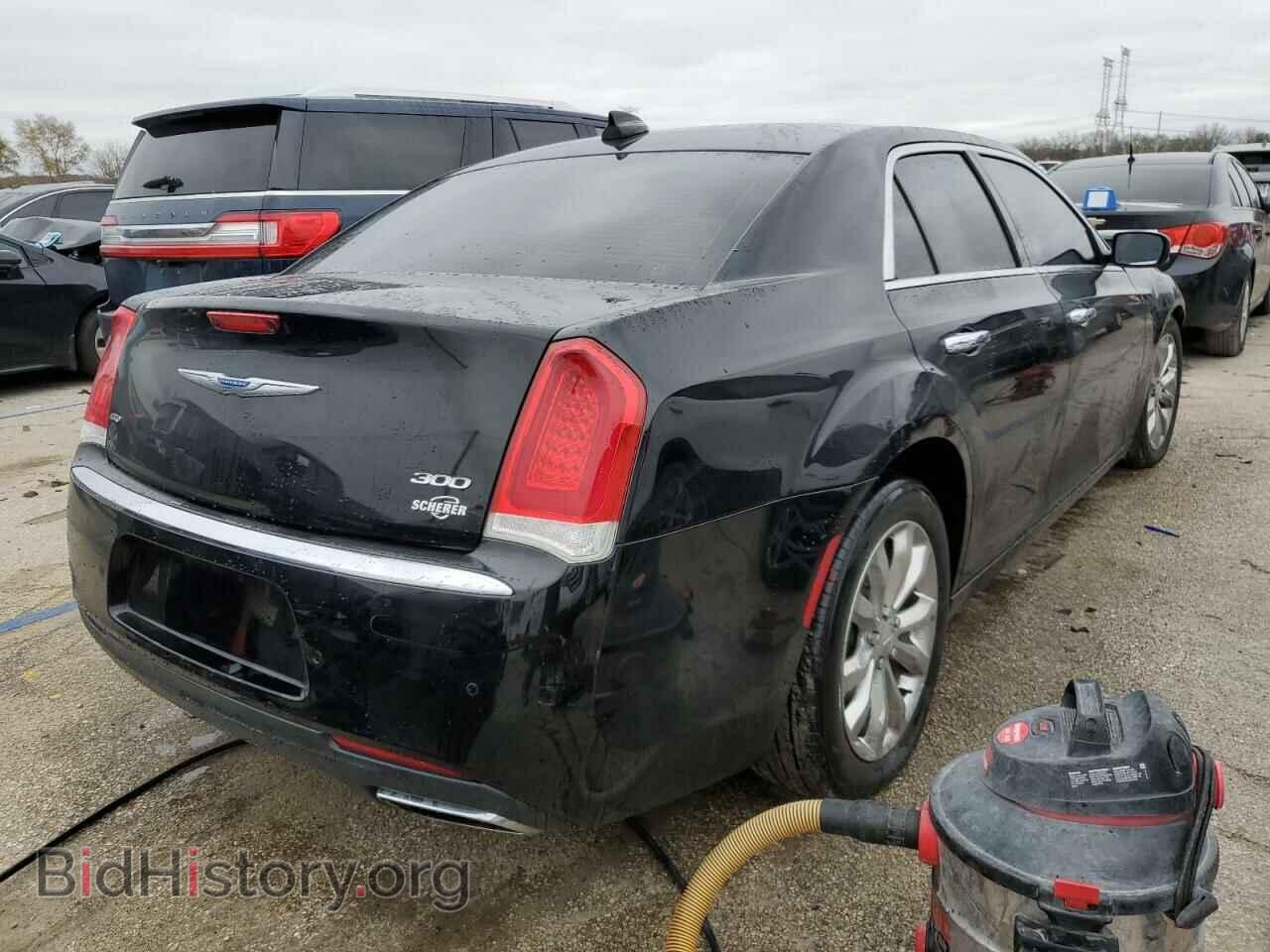 2018 CHRYSLER 300 - VIN: 2C3CCAKG7JH268095 - Фото 3