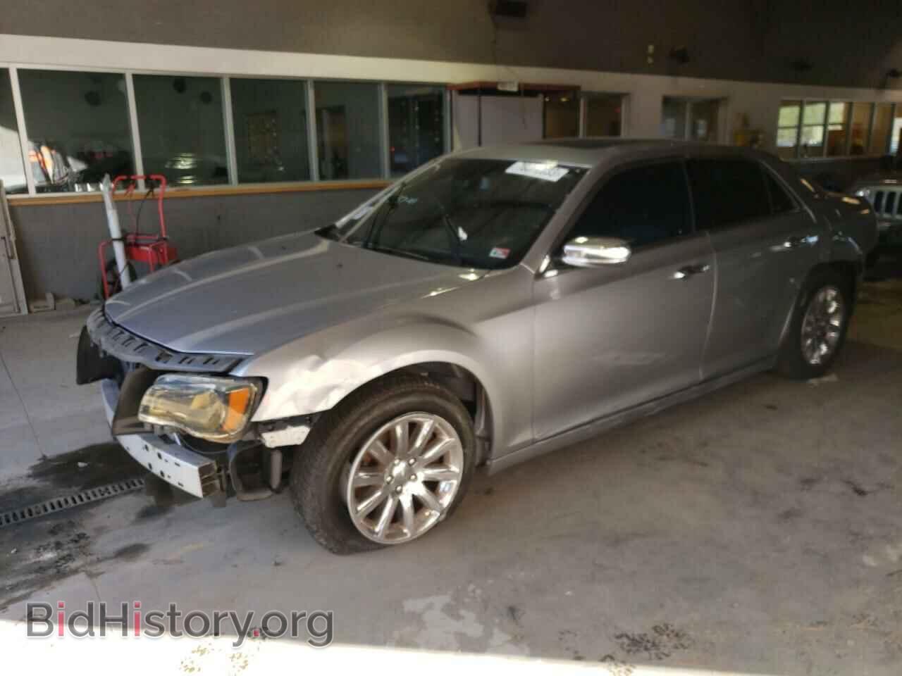 Photo 2C3CA6CT2BH522375 - CHRYSLER 300 2011