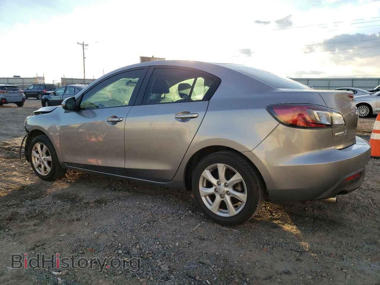 2011 MAZDA 3 - VIN: JM1BL1VF2B1901645 - Фото 2