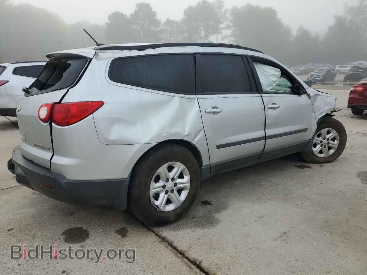 2011 CHEVROLET TRAVERSE - VIN: 1GNKVFED7BJ198766 - Фото 3