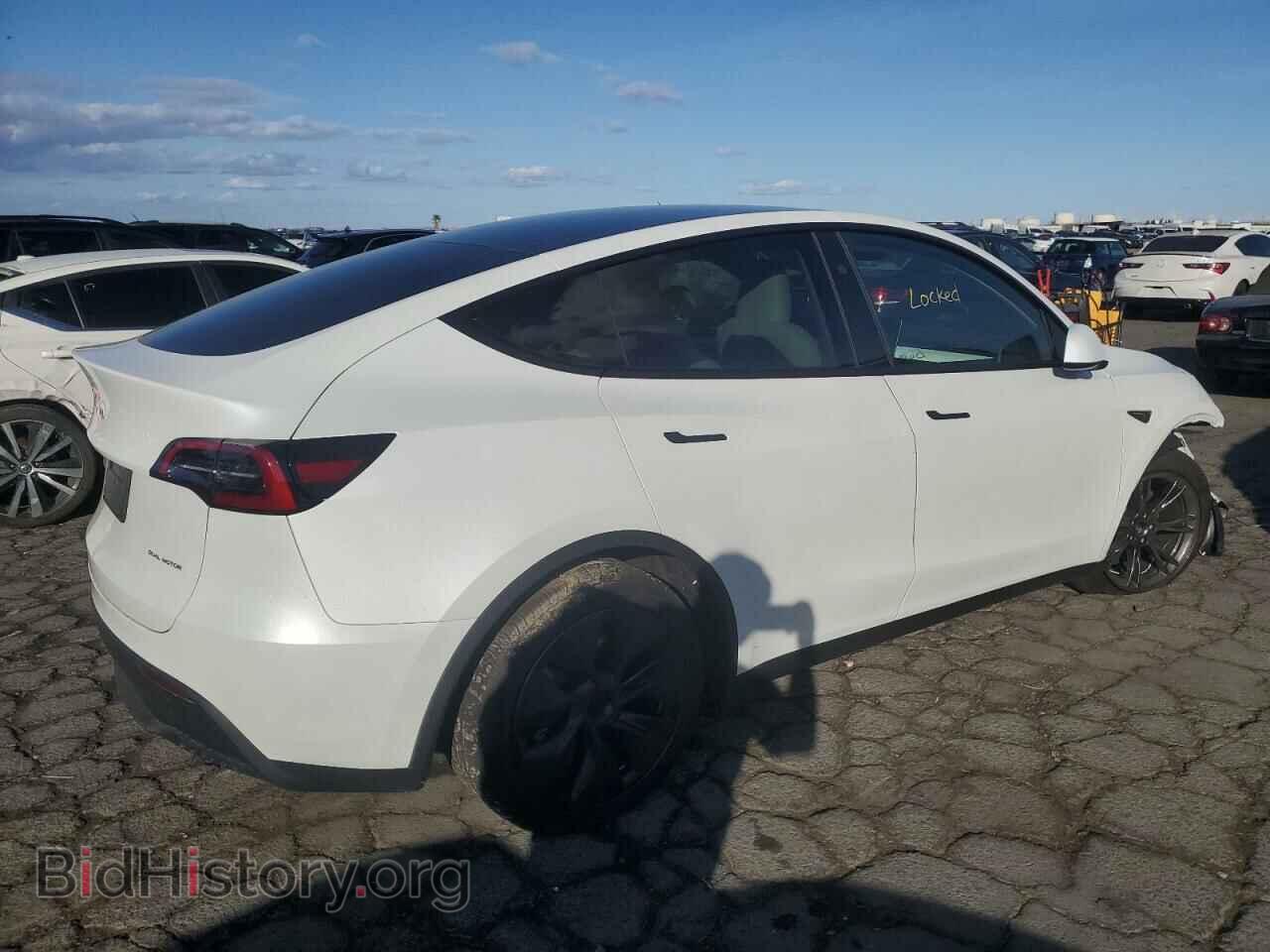 2024 TESLA MODEL Y - VIN: 7SAYGAEE4RF123357 - Фото 3