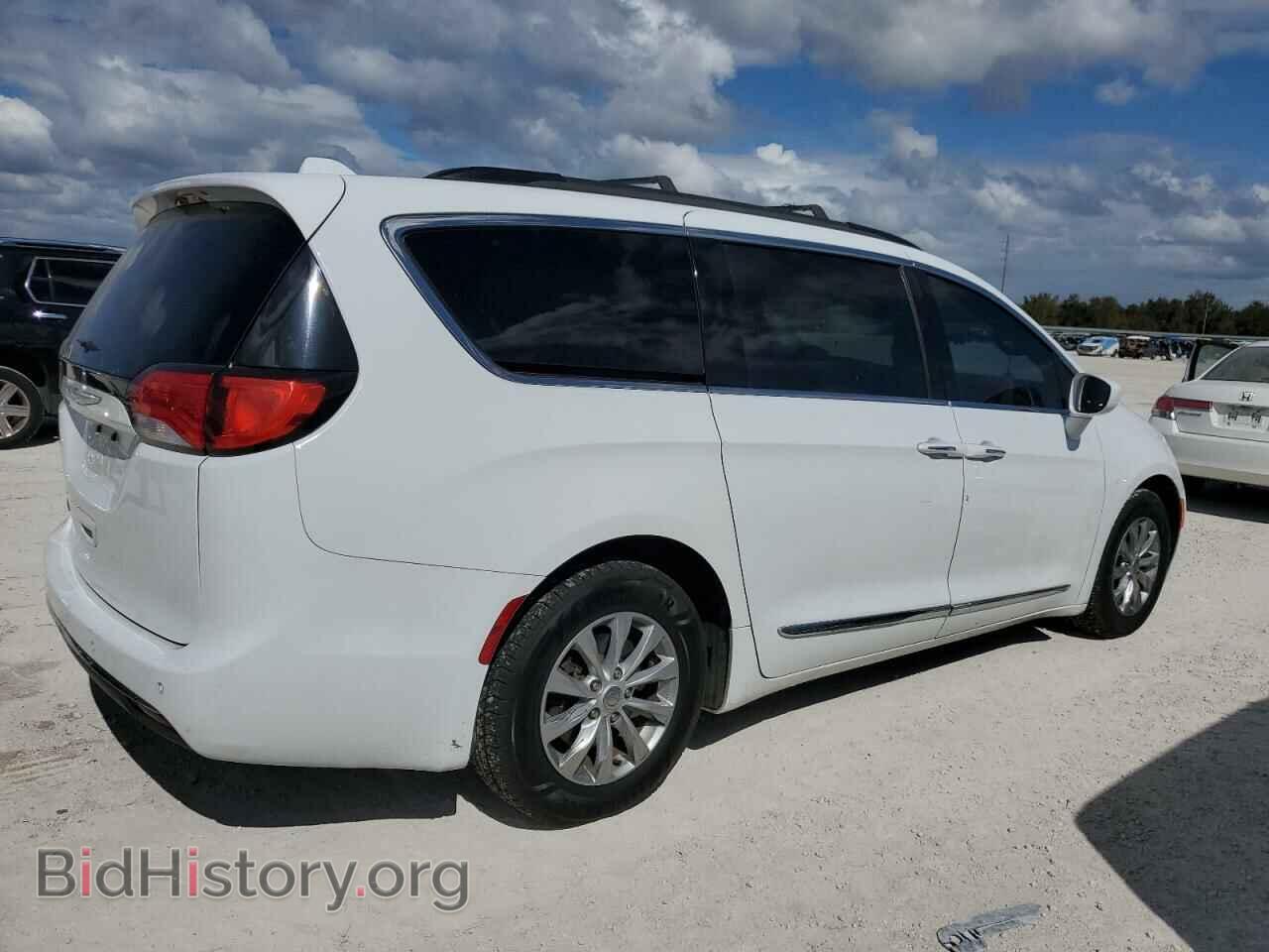 2017 CHRYSLER PACIFICA - VIN: 2C4RC1BG4HR523652 - Фото 3