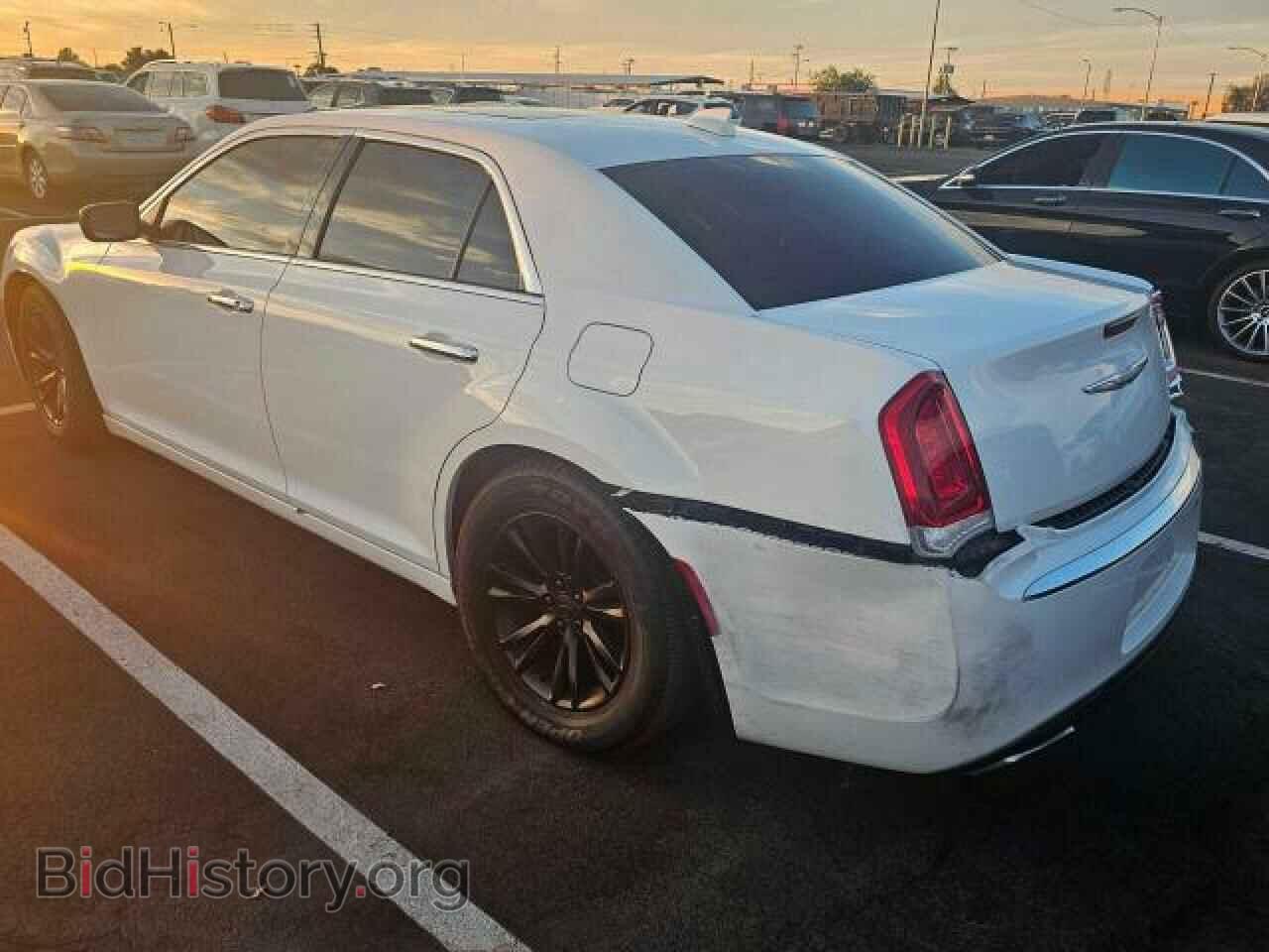 2017 CHRYSLER 300 - VIN: 2C3CCAEG8HH564376 - Фото 3