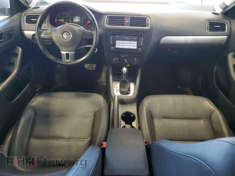 2012 Volkswagen JETTA (VIN 3VWLL7AJ7CM006199) — photo 8 of 12
