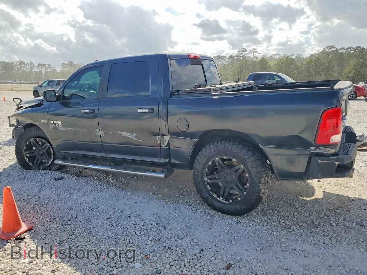 2017 RAM 1500 - VIN: 3C6RR7LT8HG593679 - Фото 2