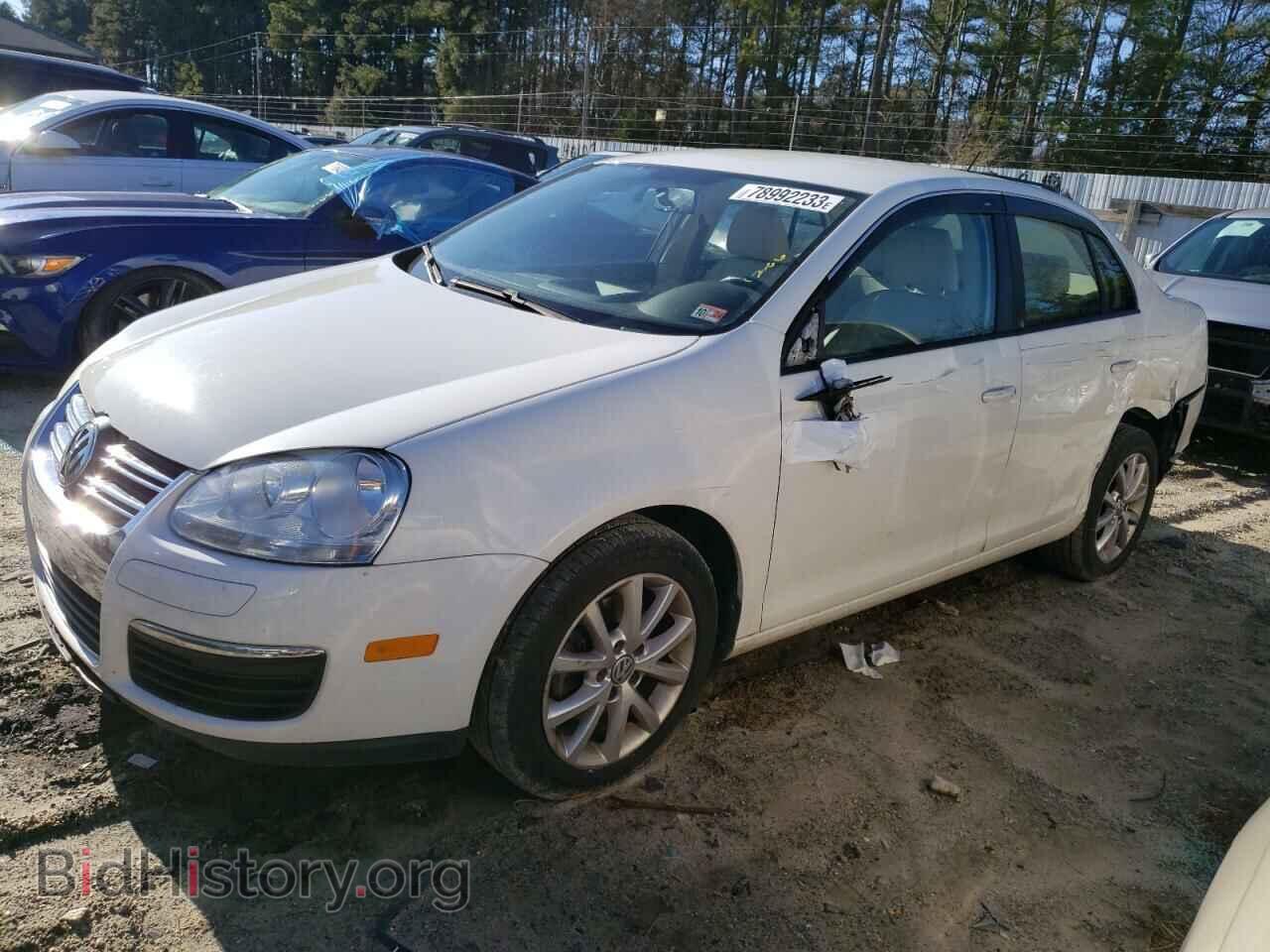 Photo 3VWAZ7AJ7AM100585 - VOLKSWAGEN JETTA 2010