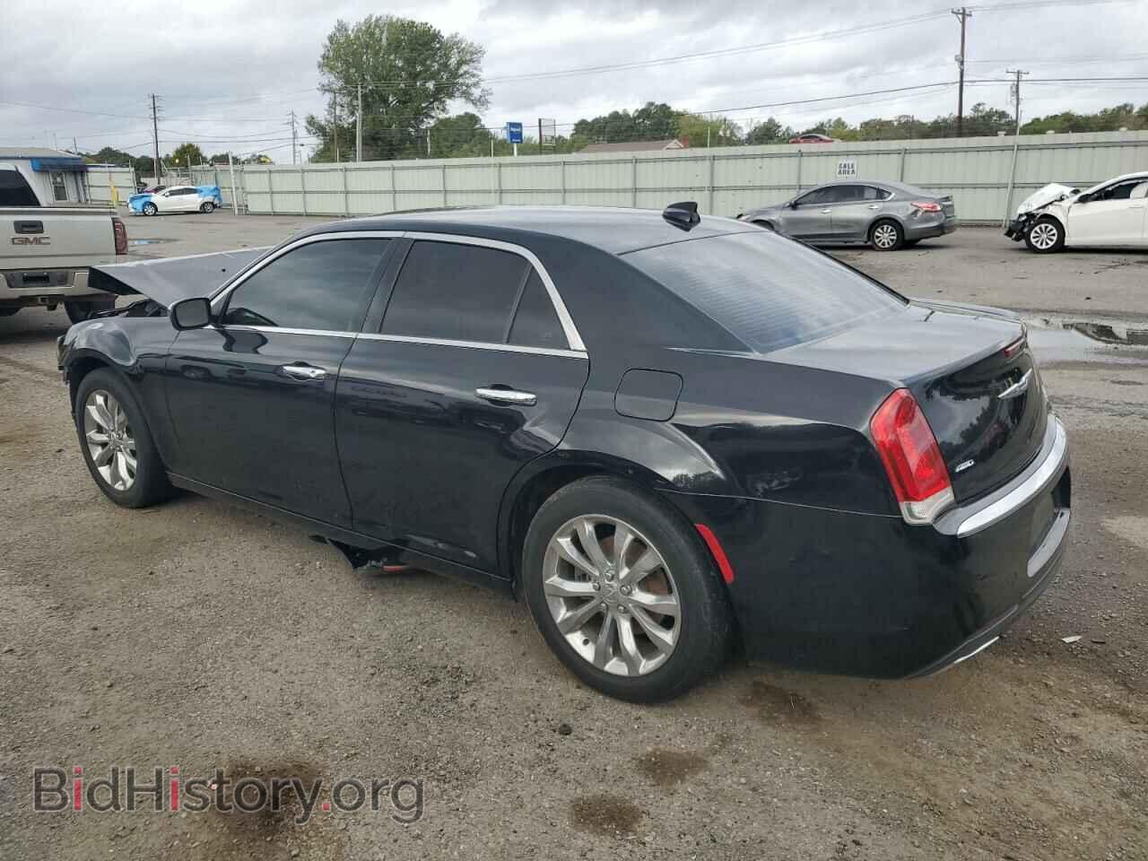 2018 CHRYSLER 300 - VIN: 2C3CCAKG3JH177616 - Фото 2