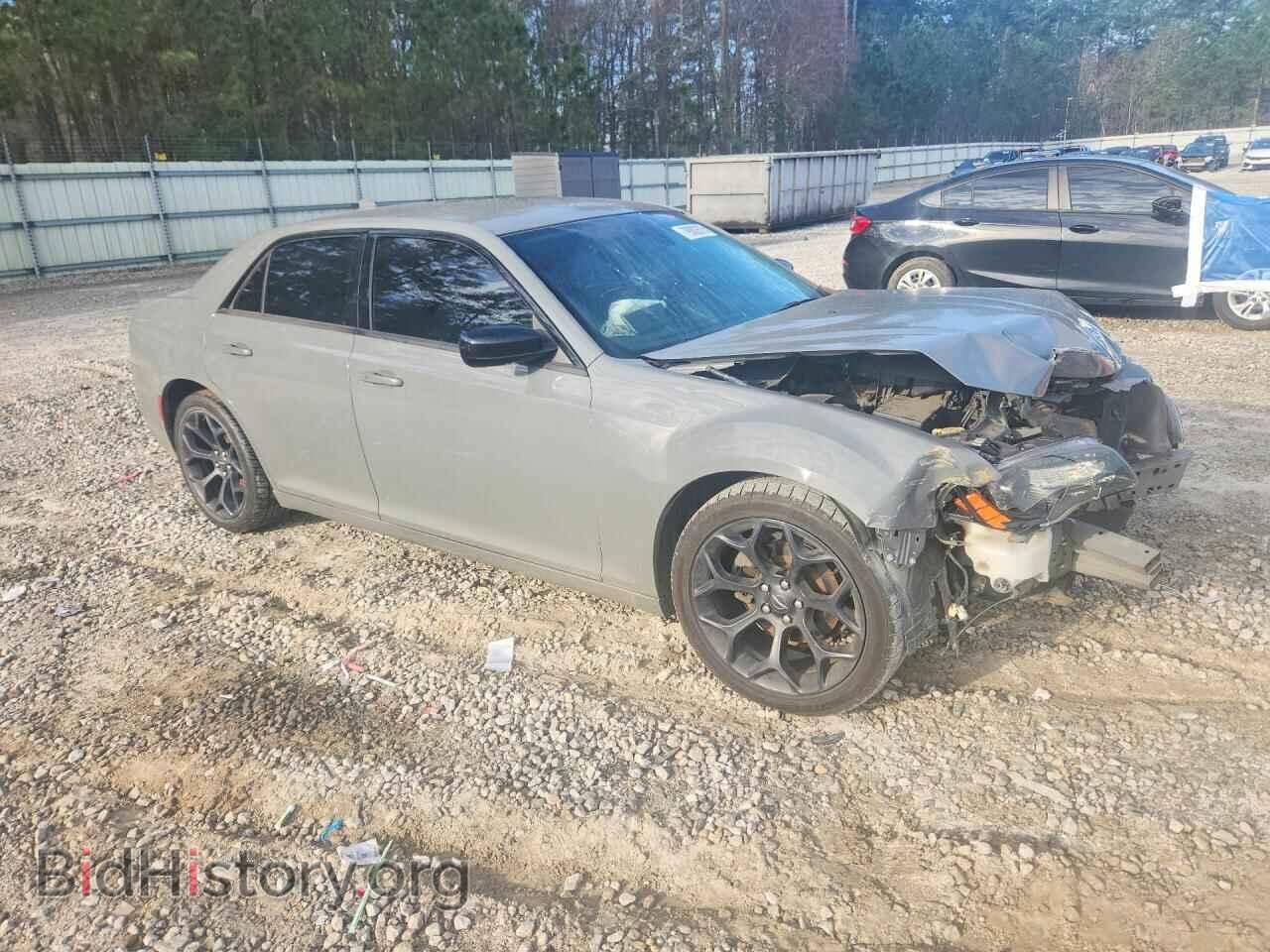 2019 CHRYSLER 300 - VIN: 2C3CCAAG8KH569610 - Фото 4