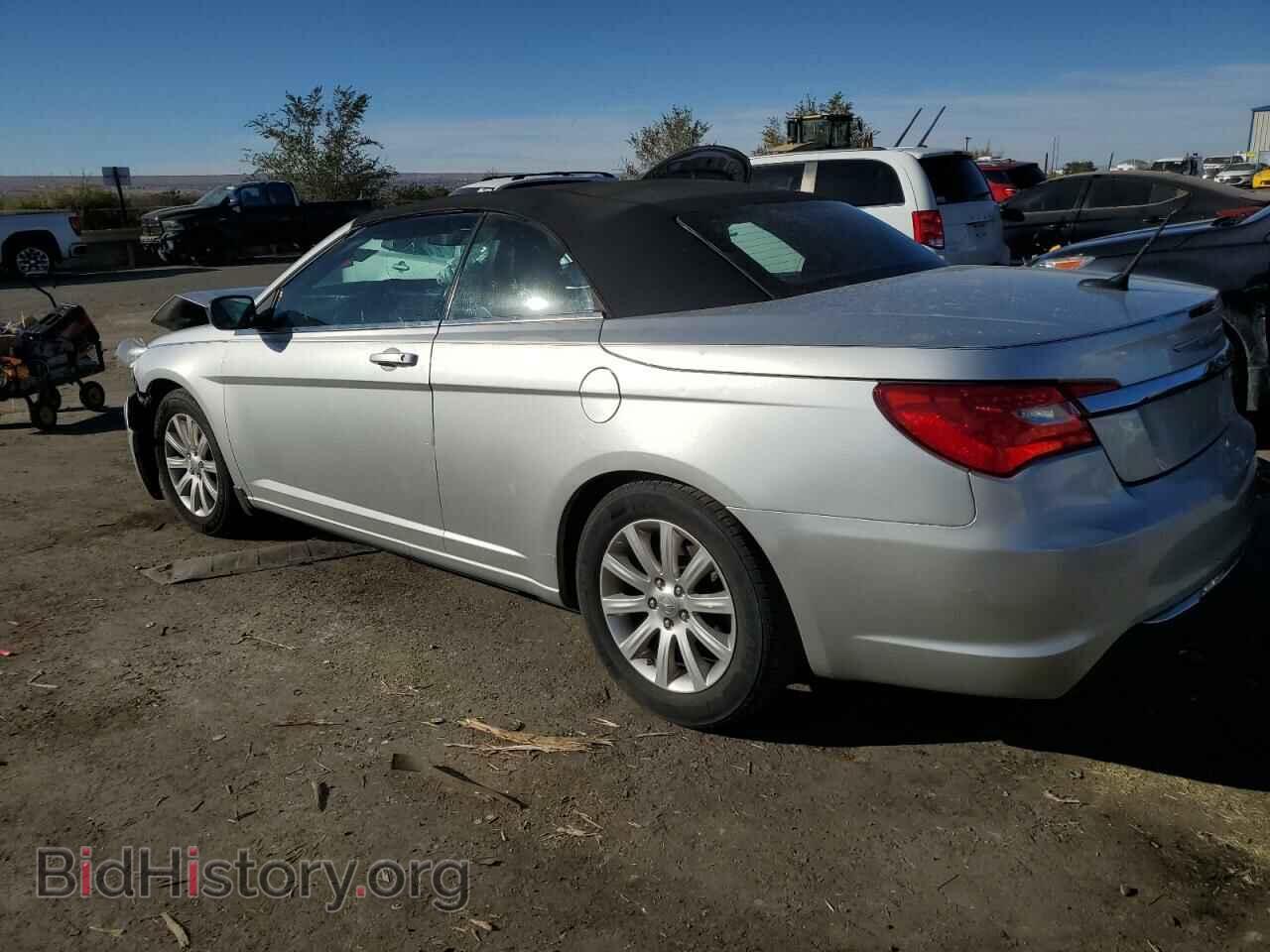 2011 CHRYSLER 200 - VIN: 1C3BC2EB3BN575855 - Фото 2