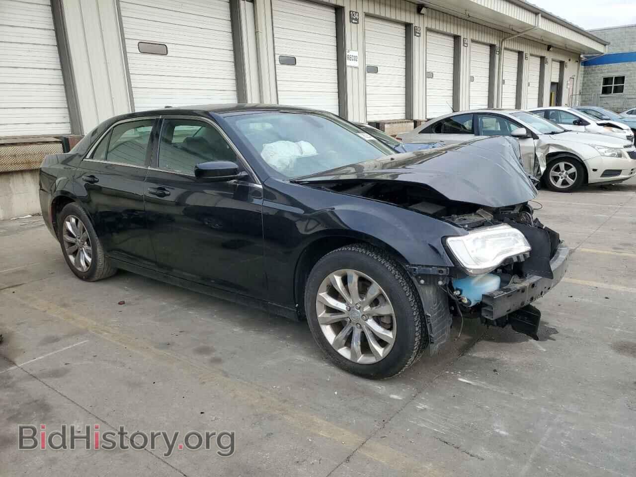 2018 CHRYSLER 300 - VIN: 2C3CCARG0JH226793 - Фото 4