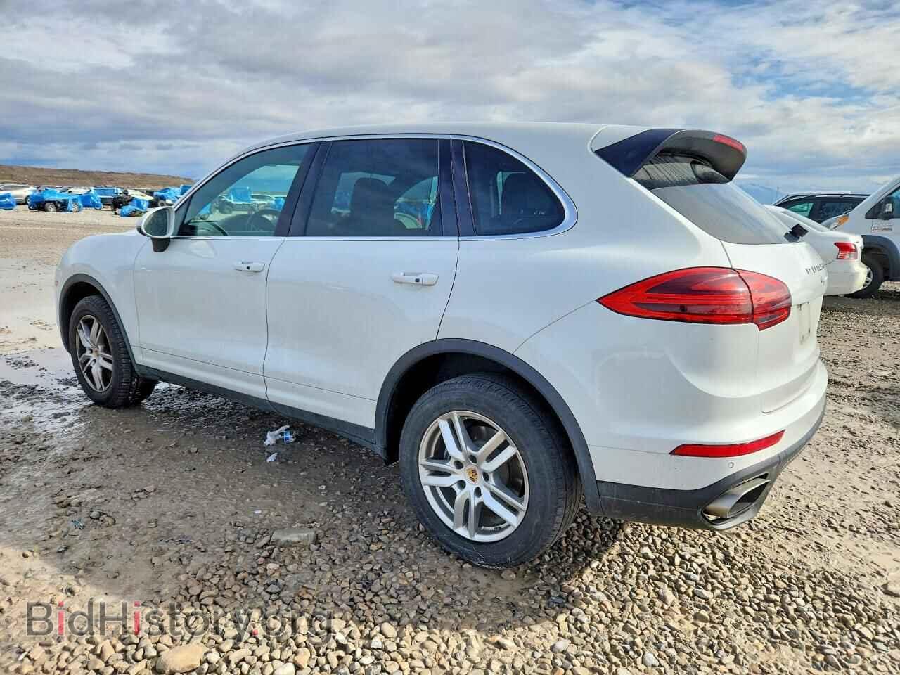 2016 PORSCHE CAYENNE - VIN: WP1AA2A22GLA01090 - Photo 2