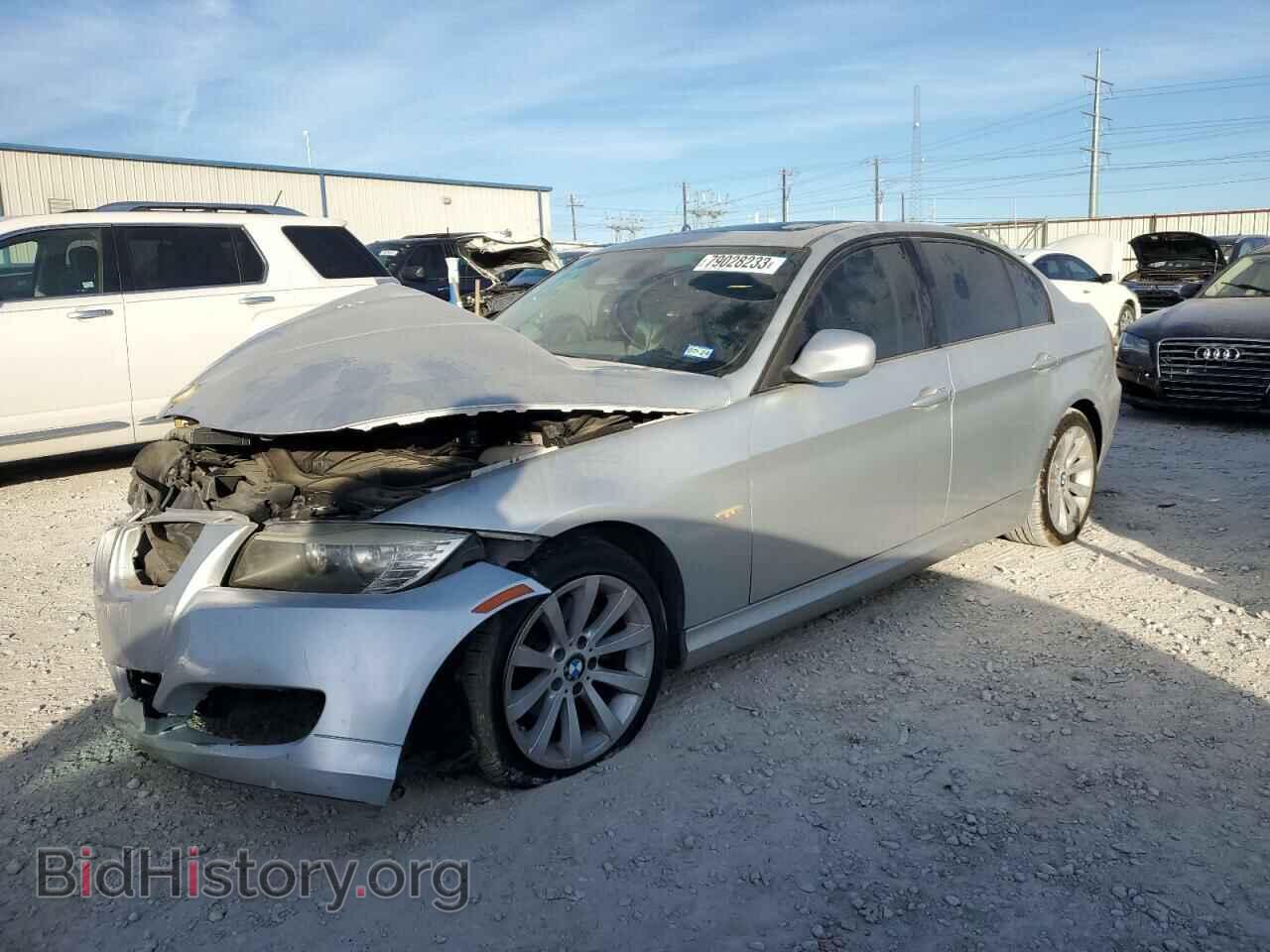 Photo WBAPH7C57BE851433 - BMW 3 SERIES 2011