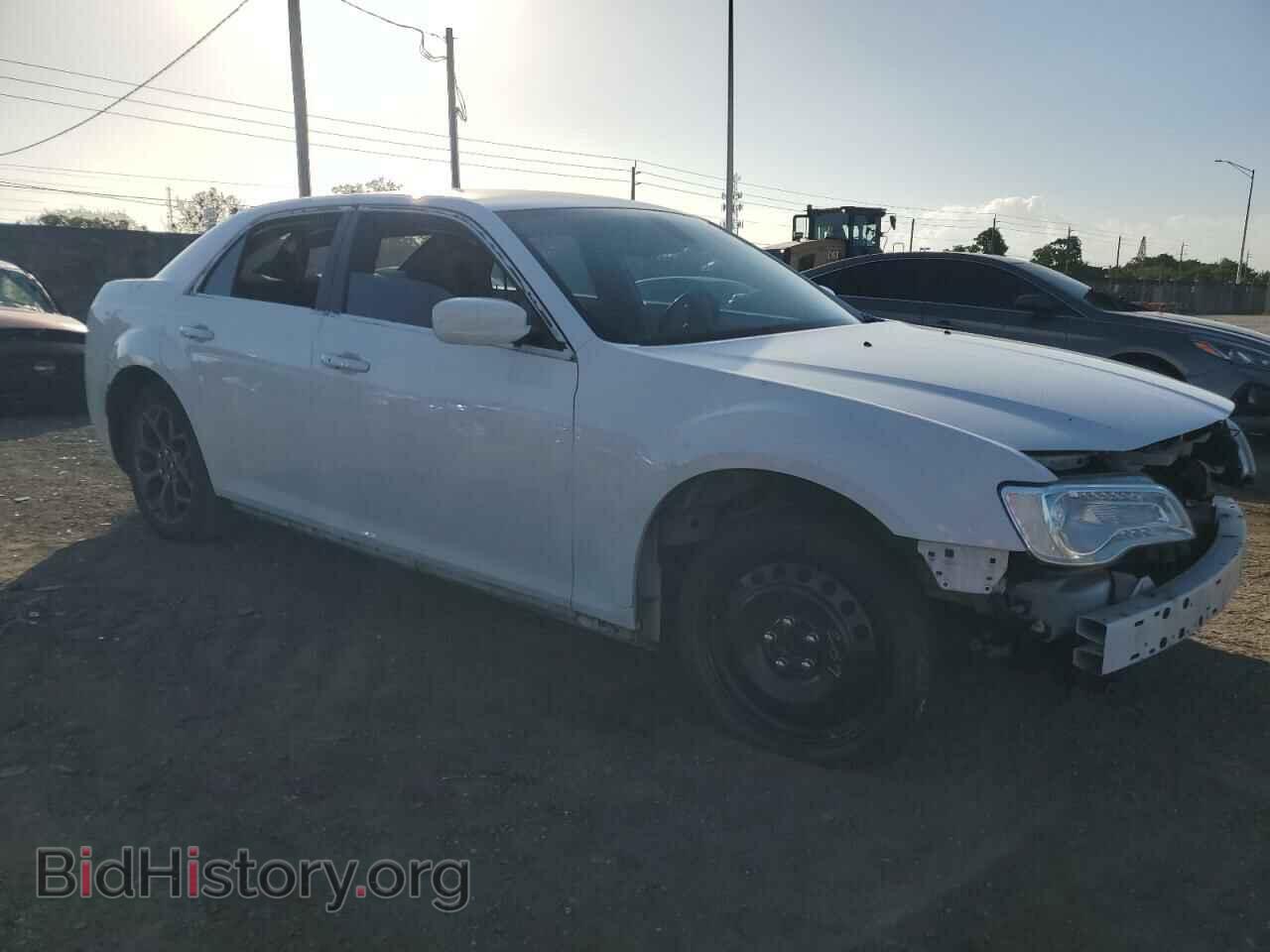 2018 CHRYSLER 300 - VIN: 2C3CCABG6JH152757 - Фото 4