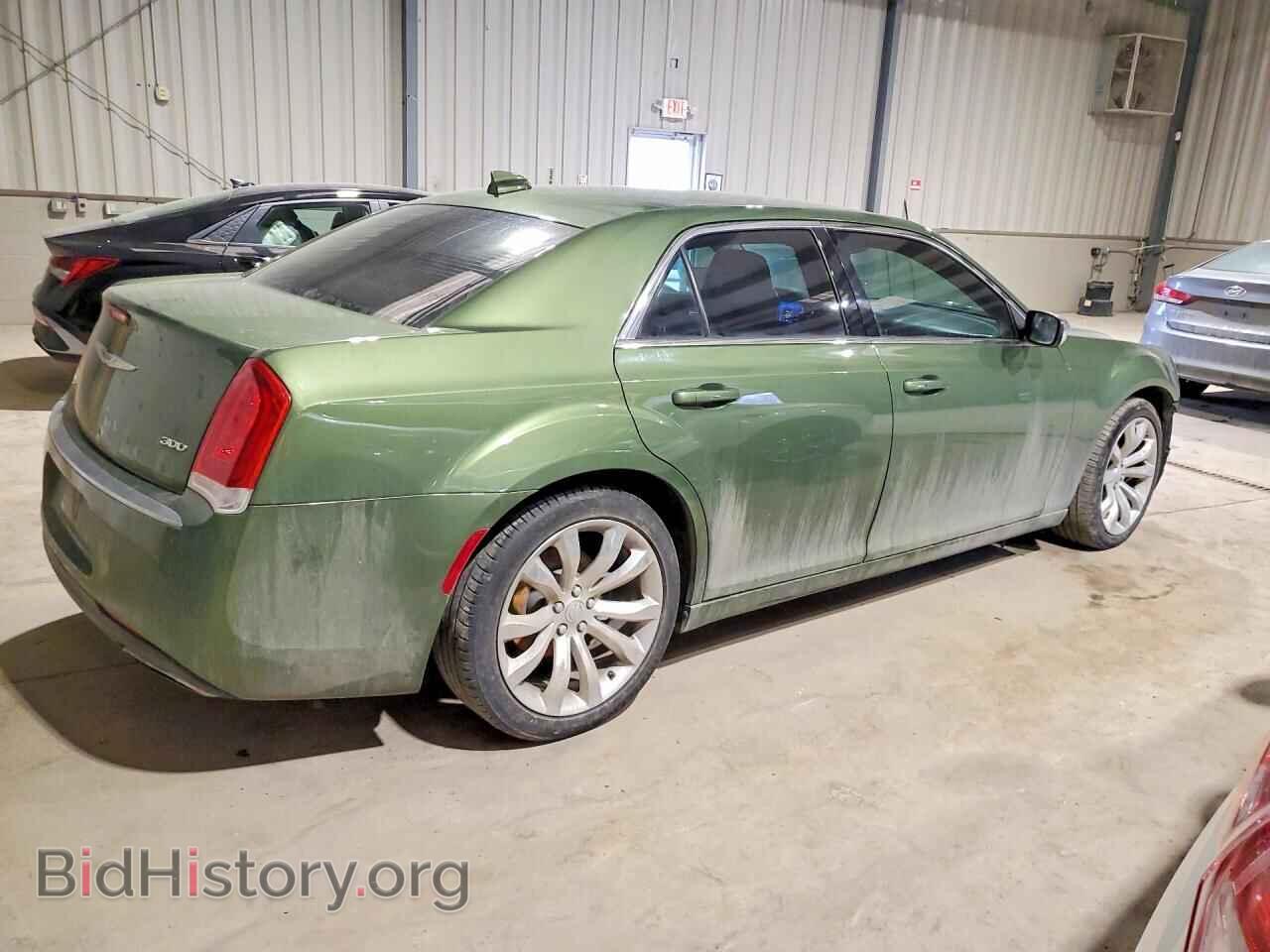 2018 CHRYSLER 300 - VIN: 2C3CCAAGXJH191076 - Фото 3