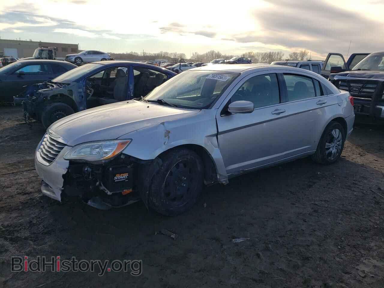 Photo 1C3BC4FB4BN569847 - CHRYSLER 200 2011