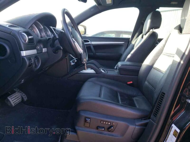 2010 Porsche CAYENNE (VIN WP1AB2AP7ALA50690) — photo 7 of 13