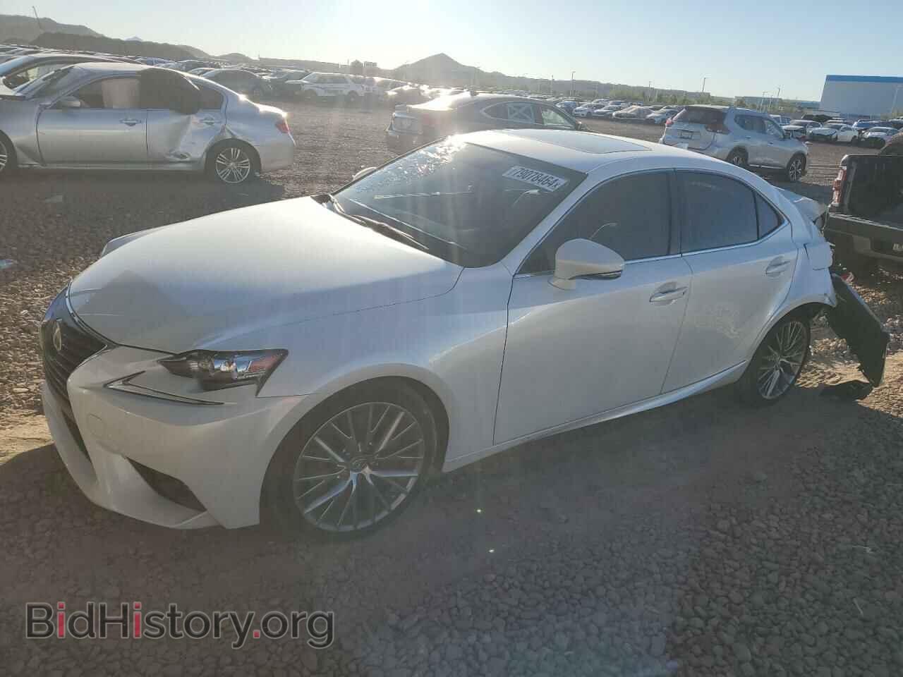 Photo JTHBA1D2XG5037849 - LEXUS IS 2016