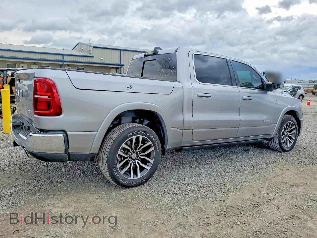 2025 RAM 1500 - VIN: 1C6SRFHP7SN526836 - Фото 3
