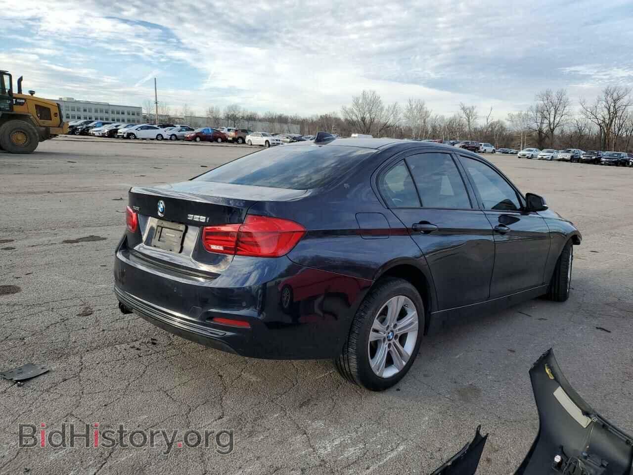 2016 BMW 3 SERIES - VIN: WBA8E3G51GNU00022 - Фото 3