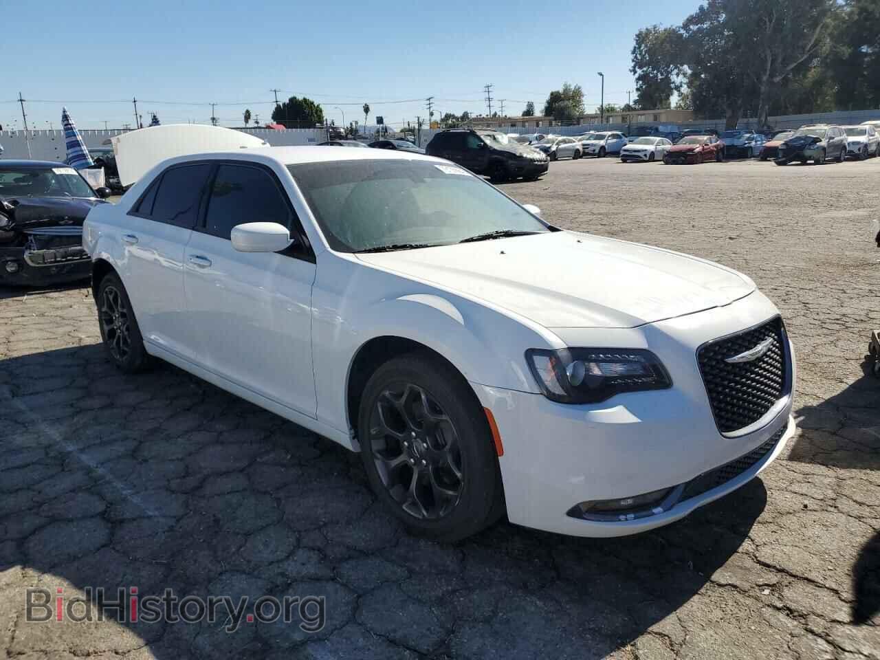 2019 CHRYSLER 300 - VIN: 2C3CCAGG2KH648777 - Фото 4
