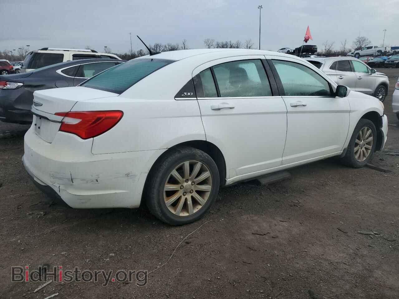 2012 CHRYSLER 200 - VIN: 1C3CCBBB1CN303038 - Фото 3