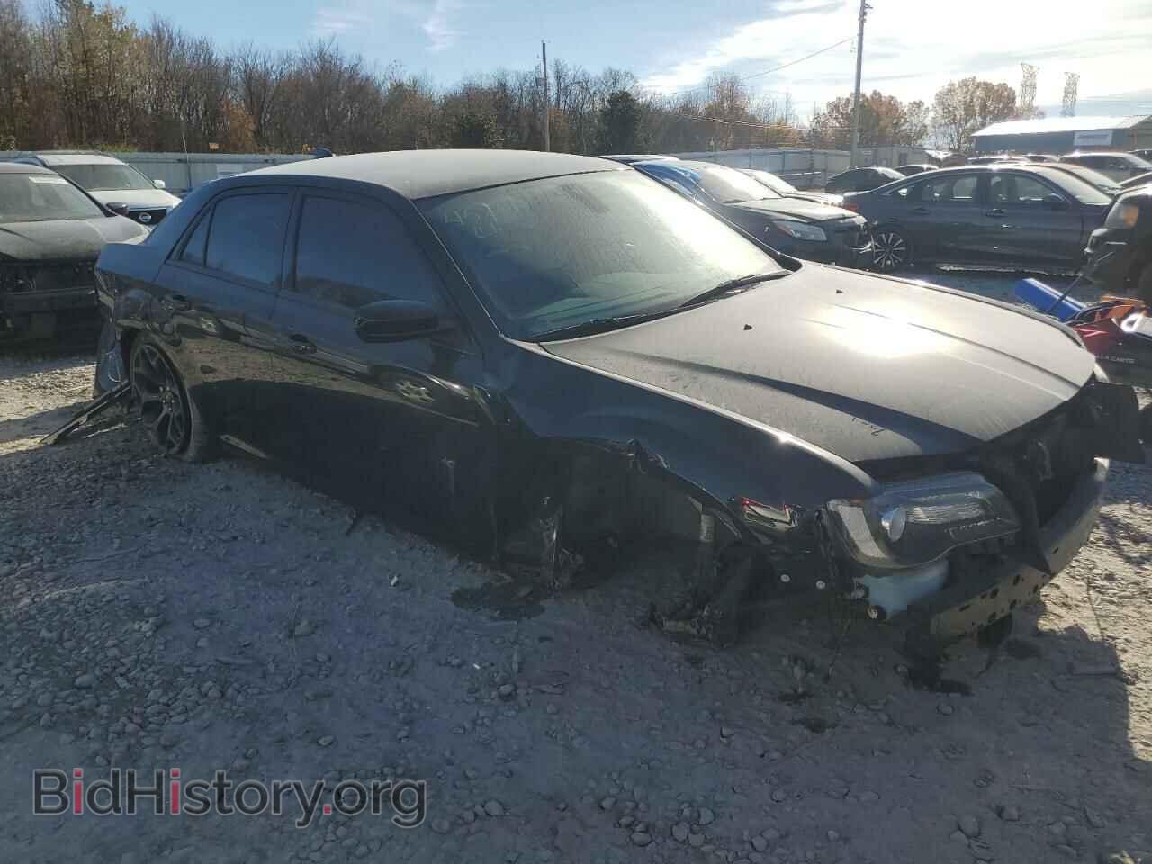 2019 CHRYSLER 300 - VIN: 2C3CCABG3KH758230 - Фото 4