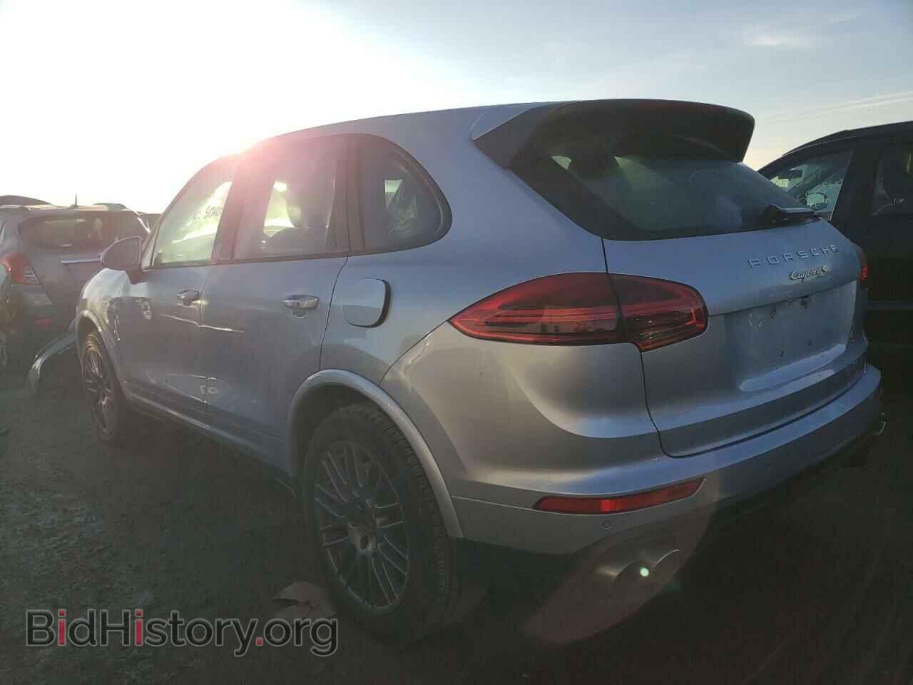 2017 PORSCHE CAYENNE - VIN: WP1AE2A29HLA71658 - Фото 2