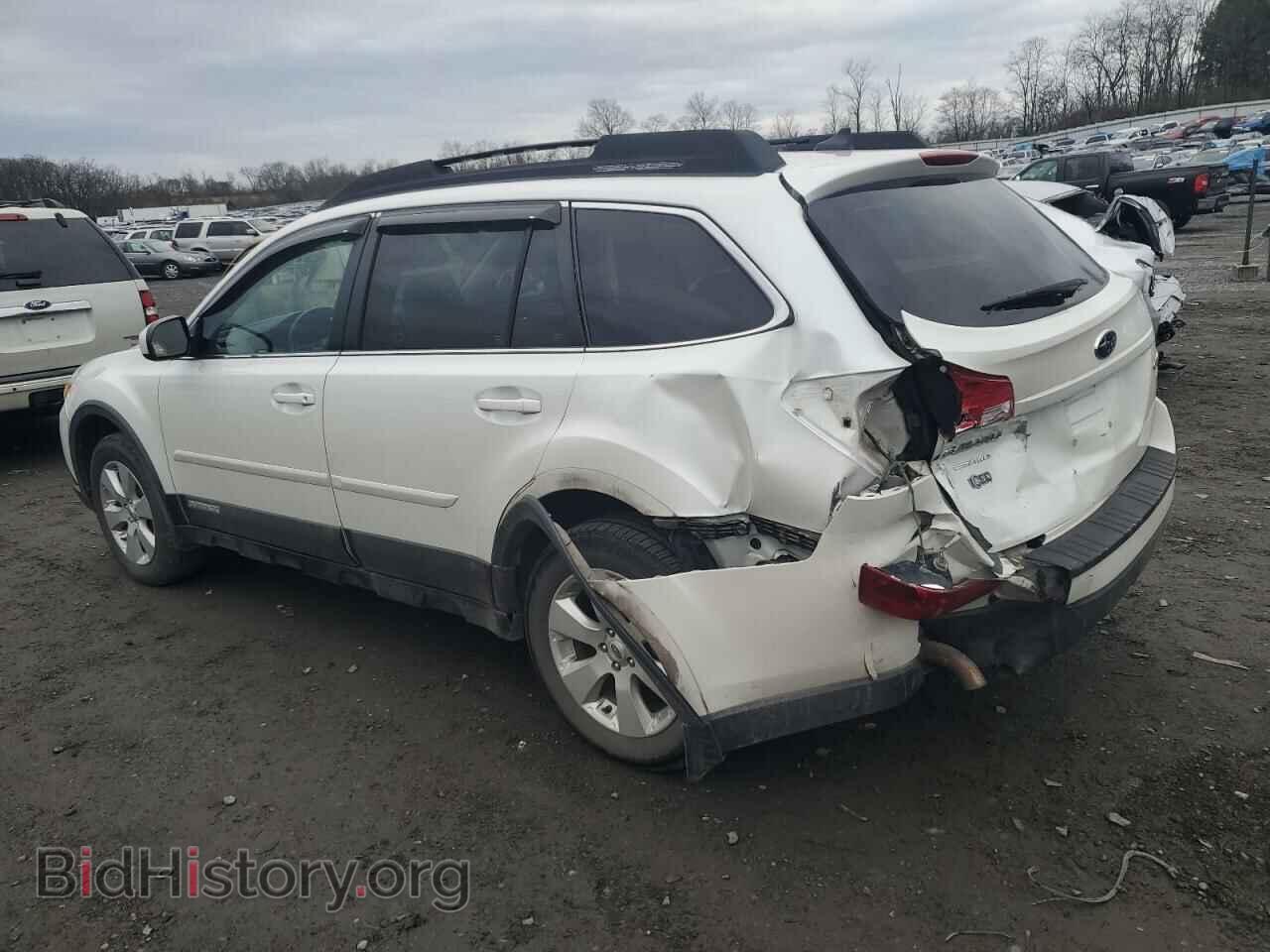 2011 SUBARU OUTBACK - VIN: 4S4BRBKC7B3444751 - Photo 2