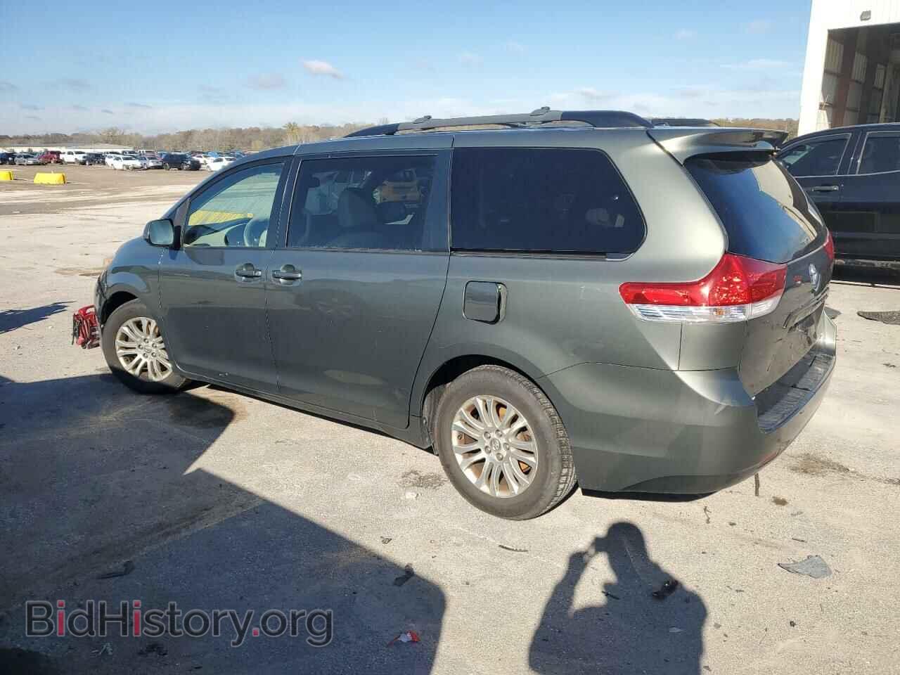 2011 TOYOTA All Models - VIN: 5TDYK3DC3BS068604 - Photo 2
