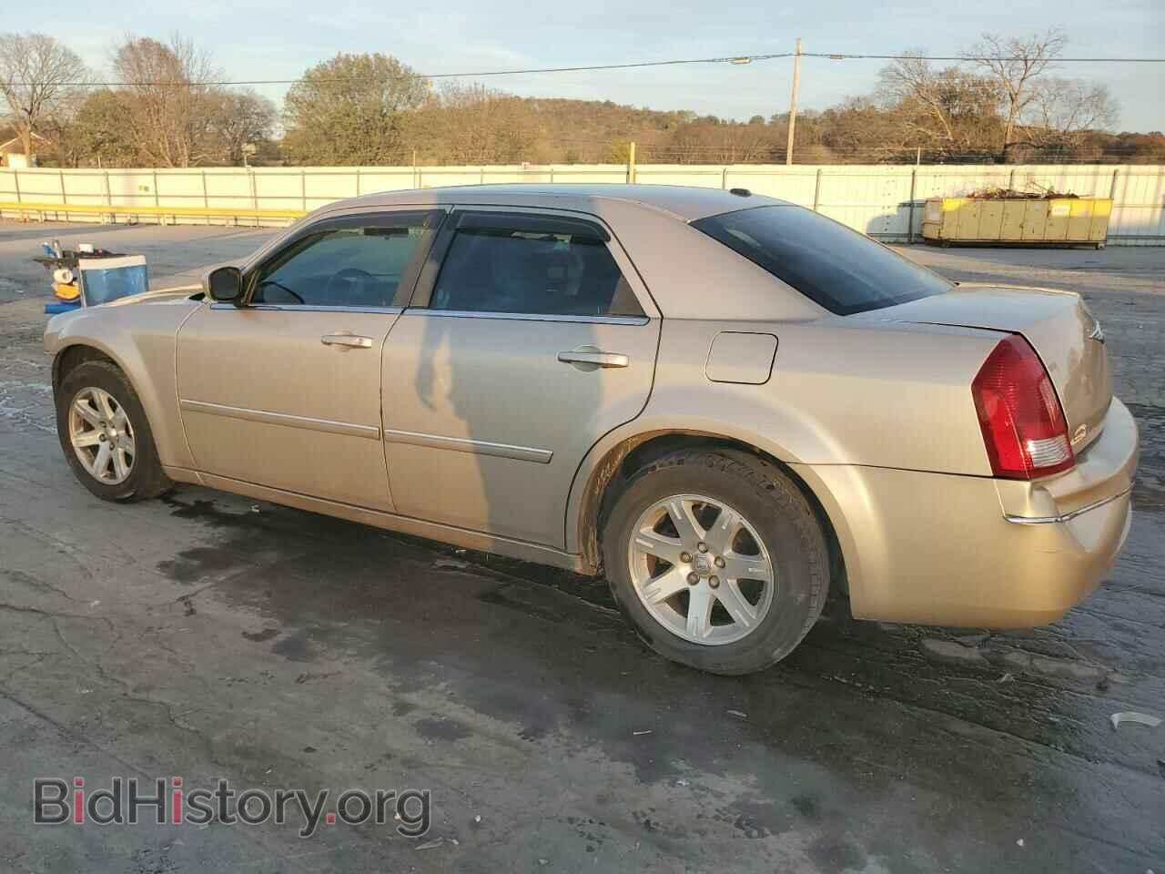 2006 CHRYSLER 300 - VIN: 2C3KA53GX6H257672 - Photo 2
