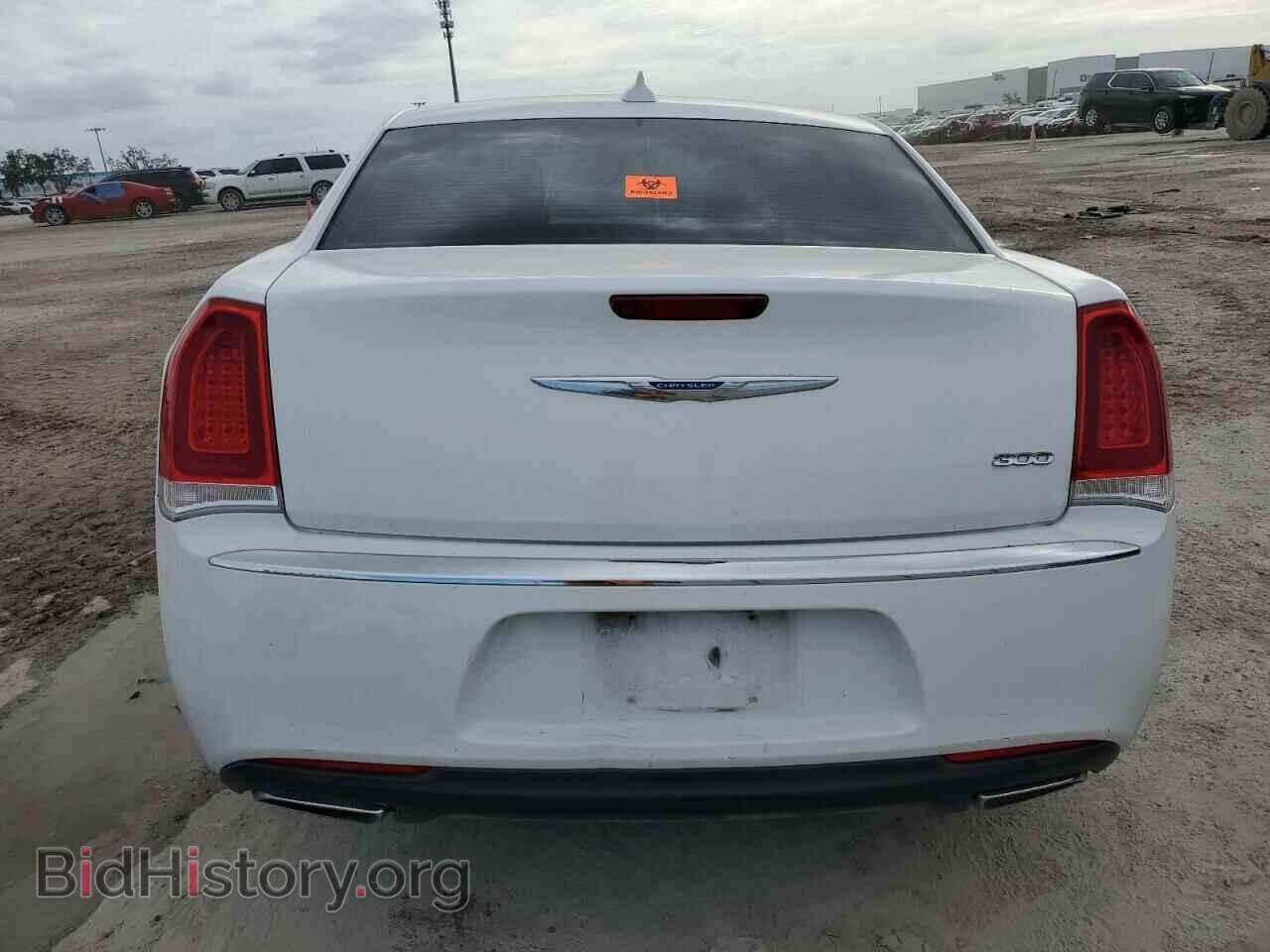 2018 CHRYSLER 300 - VIN: 2C3CCAAG9JH168209 - Фото 6