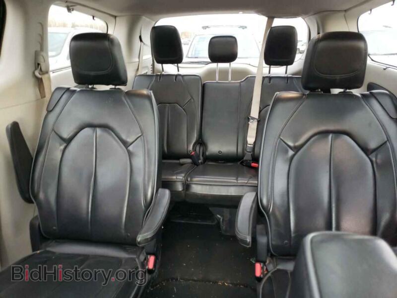 2017 Chrysler PACIFICA (VIN 2C4RC1GG8HR838074) — photo 10 of 13