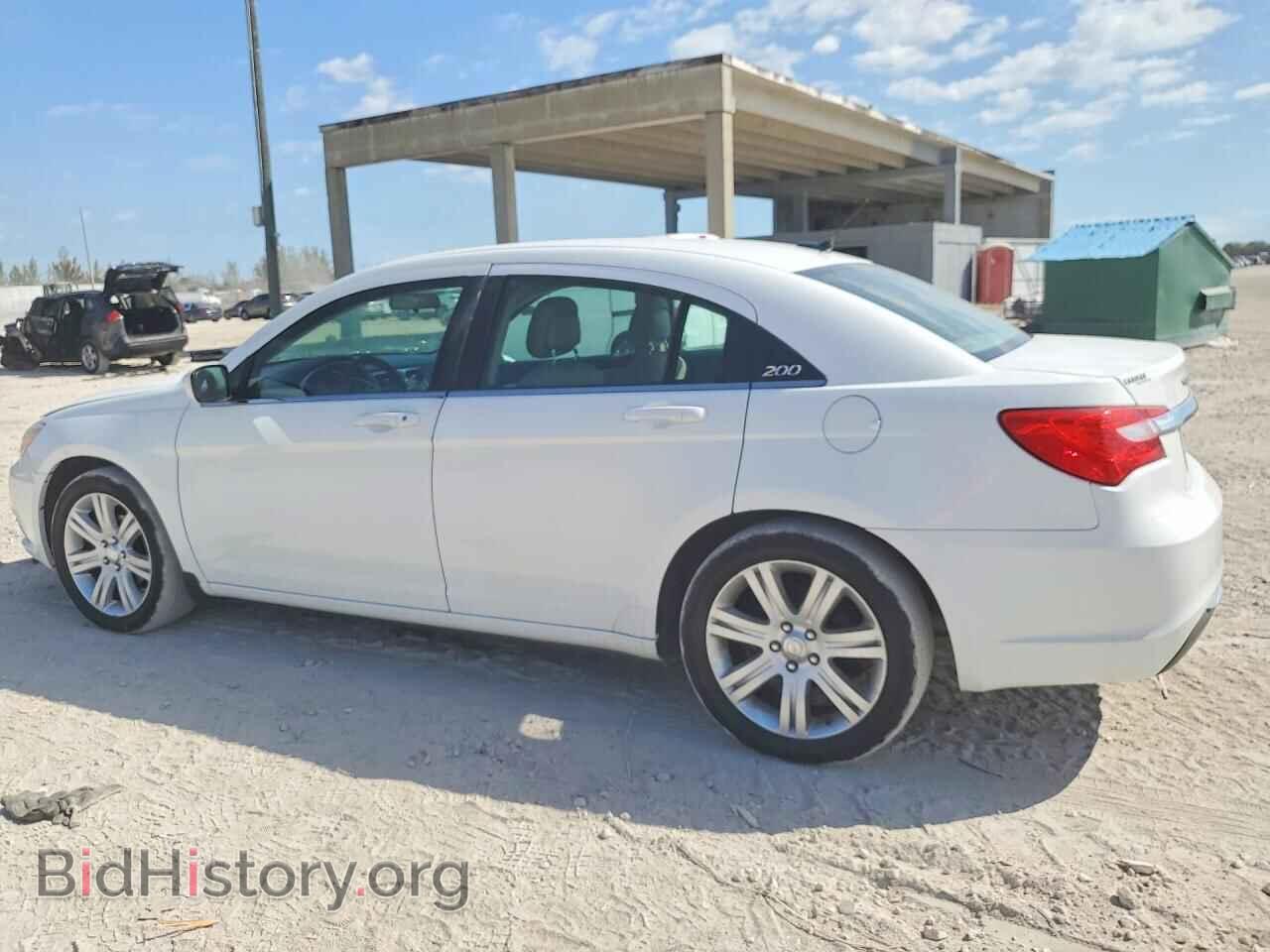 2013 CHRYSLER 200 - VIN: 1C3CCBAB6DN761726 - Фото 2