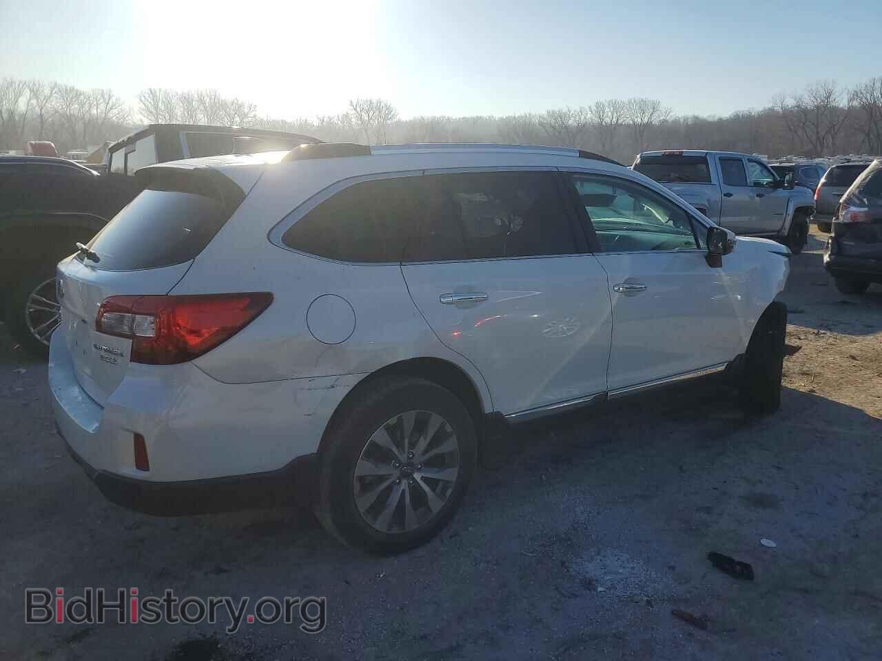 2017 SUBARU OUTBACK - VIN: 4S4BSATC2H3388613 - Фото 3