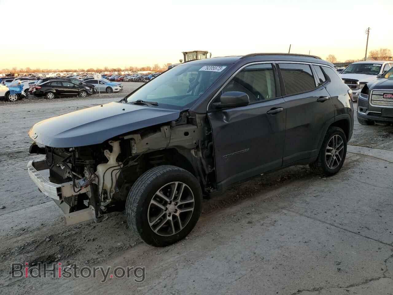 Фотография 3C4NJDBB8JT167977 - JEEP COMPASS 2018
