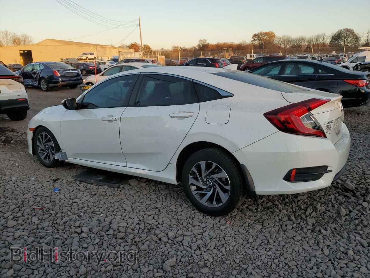 2018 HONDA CIVIC - VIN: 2HGFC2F73JH500122 - Фото 2