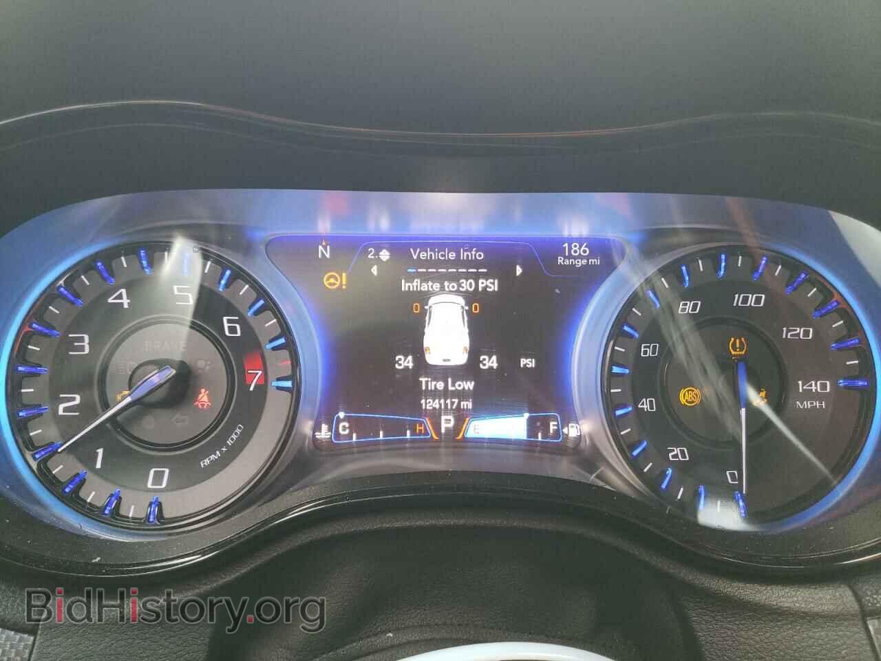 2015 CHRYSLER 300 - VIN: 2C3CCAGG7FH922884 - Фото 9