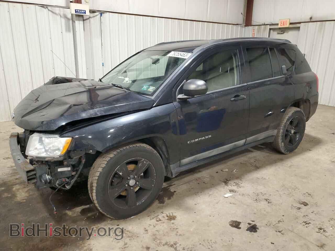 Photo 1J4NF1FBXBD134989 - JEEP COMPASS 2011