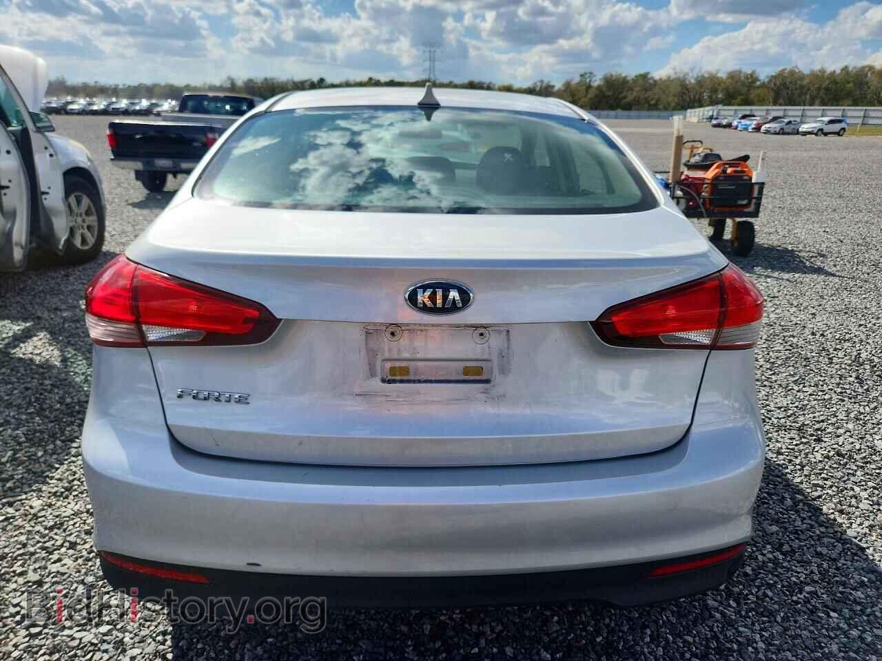 2017 KIA FORTE - VIN: 3KPFK4A78HE106321 - Фото 6