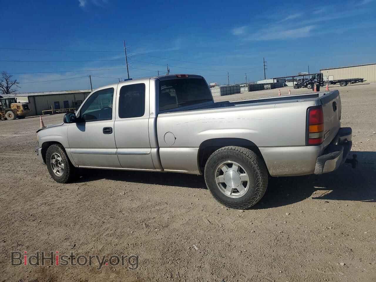 2005 GMC SIERRA - VIN: 2GTEC19V051210921 - Photo 2
