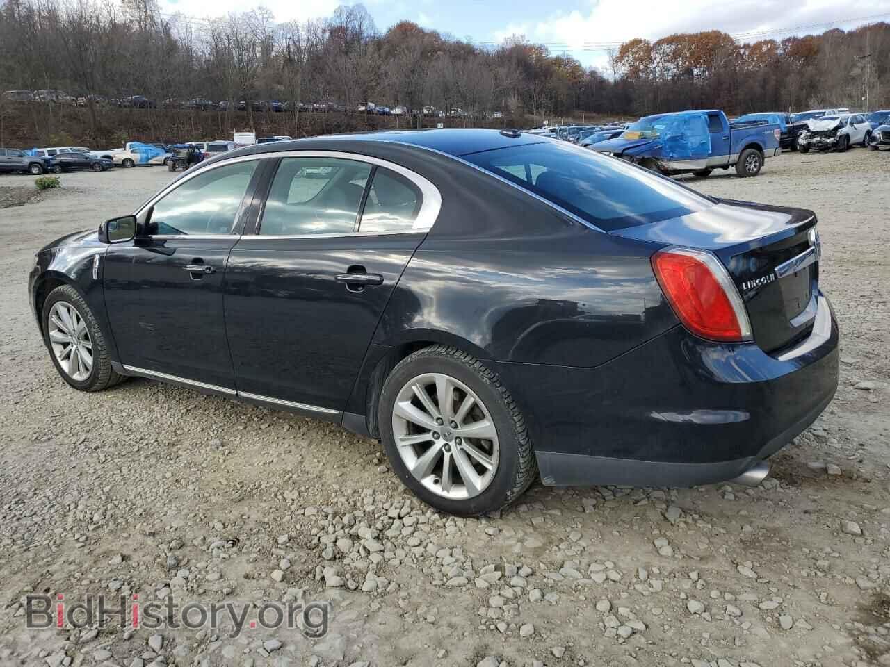 2011 LINCOLN MKS - VIN: 1LNHL9FT9BG605933 - Photo 2
